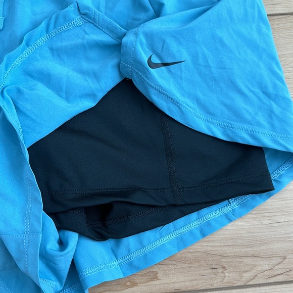 Nike women’s athletic shorts size large NWT - Picture 3 of 9